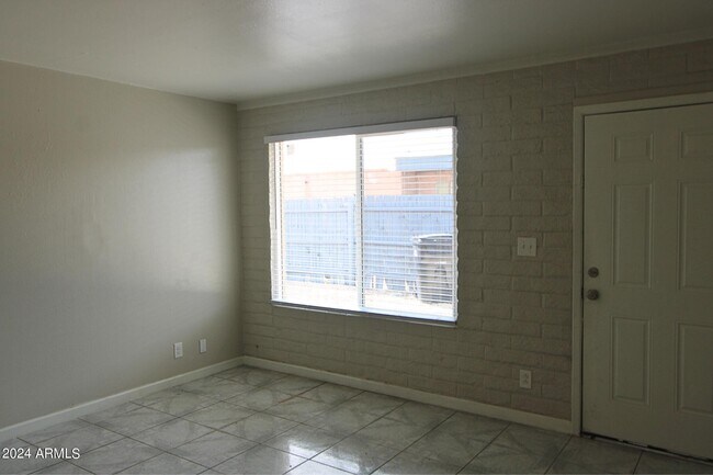 652 S Mesa Dr in Mesa, AZ - Foto de edificio - Building Photo