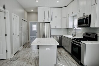 1007 N Madison St in Bloomington, IL - Building Photo - Building Photo