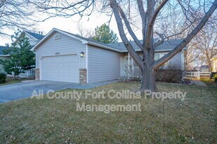 2450 Emerald St in Loveland, CO - Building Photo