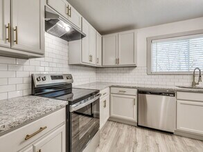 1300 N McKinley Ave in Sand Springs, OK - Building Photo - Building Photo