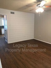 1407 Courtney Pl in Cleburne, TX - Building Photo - Building Photo