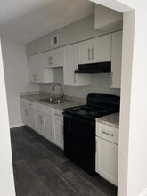 Uptown 22 Villas in Tampa, FL - Building Photo - Building Photo