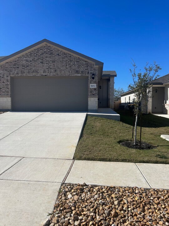 5431 Devils Gate, Unit 2 in Converse, TX - Building Photo