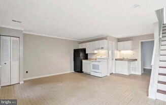 5501 Woodlawn Manor Ct in Alexandria, VA - Building Photo