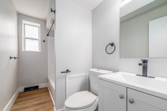 State Rd Apartments in Cleveland, OH - Building Photo - Interior Photo