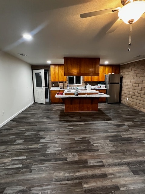 property at 330 W Stevenson St