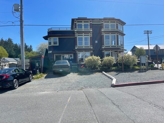 property at 110 N 1st St
