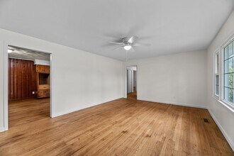 607 Pinetree Dr in New Bern, NC - Building Photo - Building Photo