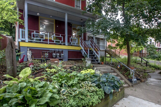 303 West St in Pittsburgh, PA - Foto de edificio - Building Photo