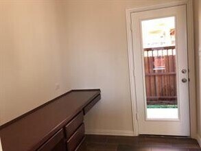 2056 Barx Dr in Little Elm, TX - Foto de edificio - Building Photo