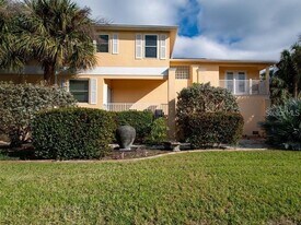 101 8th St in Belleair Beach, FL - Building Photo