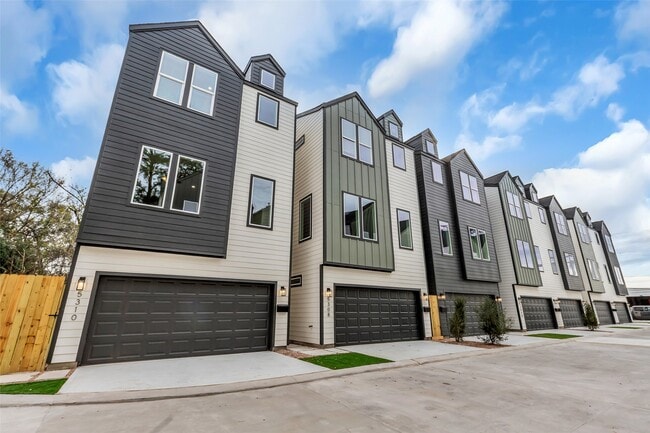 5310 Kindred Gdn Ln in Houston, TX - Building Photo - Building Photo