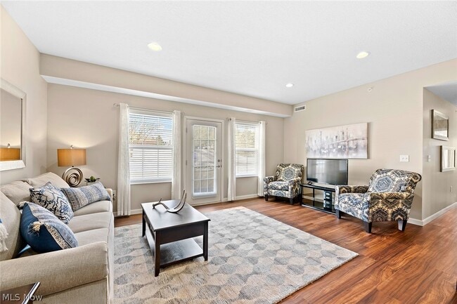 558 Colony Park Dr in Tallmadge, OH - Building Photo - Building Photo