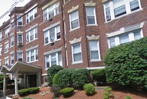 19 Lancaster Ter, Unit 1 in Brookline, MA - Building Photo
