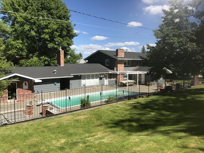 10521 N Kensington Ct in Spokane, WA - Building Photo - Building Photo