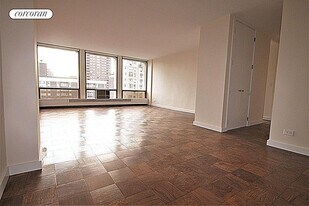 333 E 30th St in New York, NY - Building Photo