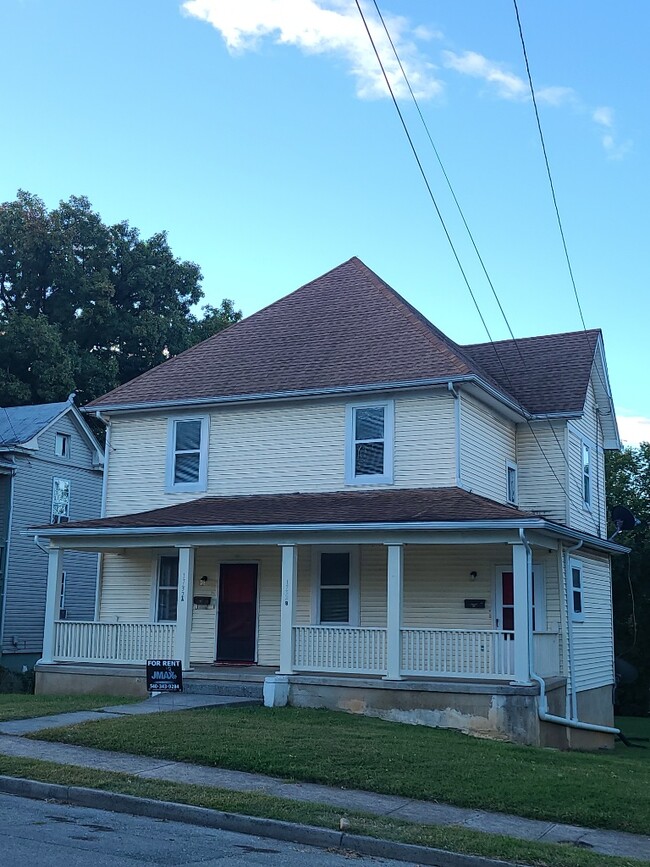 1732 Hanover Ave NW, Unit B in Roanoke, VA - Foto de edificio - Building Photo