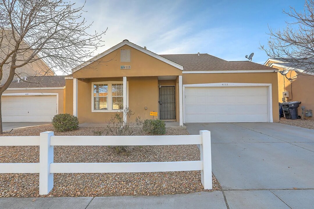 4115 Rowe Ave NW in Albuquerque, NM - Building Photo