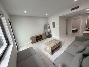 944 Jefferson Ave in Miami Beach, FL - Building Photo - Building Photo