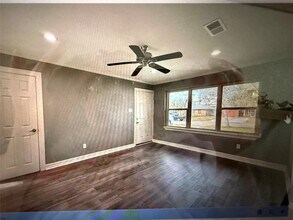 104 Mimosa St in Lake Jackson, TX - Building Photo - Building Photo