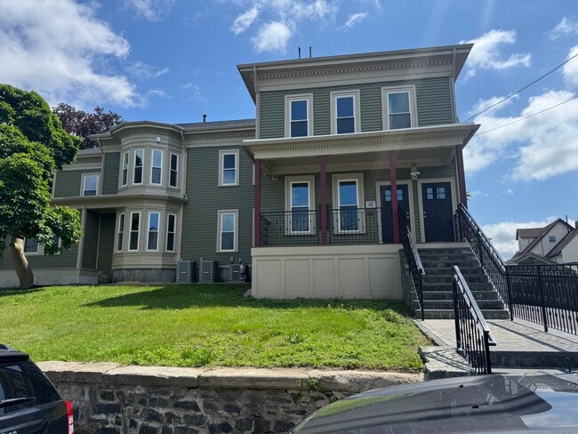 36 Gates St, Unit 36 #2