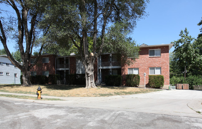 Marty Apartments in Mission, KS - Building Photo - Building Photo