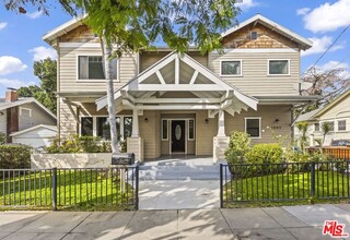 1009 Manzanita St in Los Angeles, CA - Foto de edificio - Building Photo