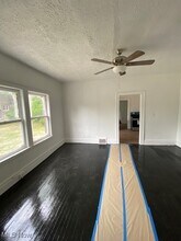 13517 Woodworth Ave in Cleveland, OH - Foto de edificio - Building Photo