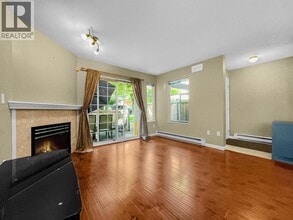 7175 18th Ave in Burnaby, BC - Building Photo - Building Photo