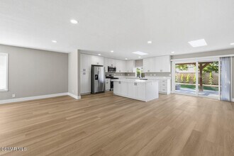 1069 Donner Ave in Simi Valley, CA - Building Photo - Building Photo