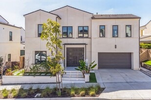 5315 Morning Sage Way in San Diego, CA - Building Photo