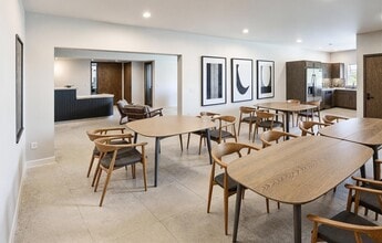 Heron Pond 55+ Apartments in Lehigh Acres, FL - Foto de edificio - Building Photo