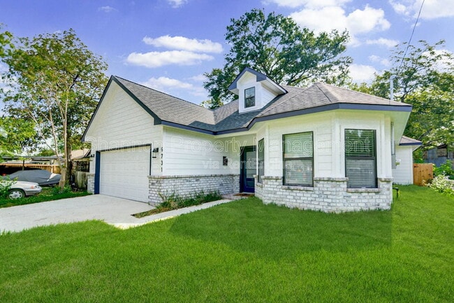 6731 New York St in Houston, TX - Building Photo - Building Photo