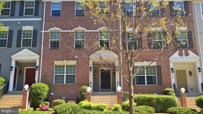 property at 2125 Hideaway Ct