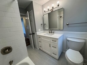5 Harris Ln in Harrison, NY - Building Photo - Building Photo