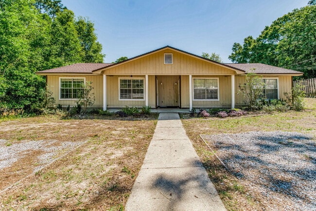 10150 Guidy Ln in Pensacola, FL - Building Photo - Building Photo