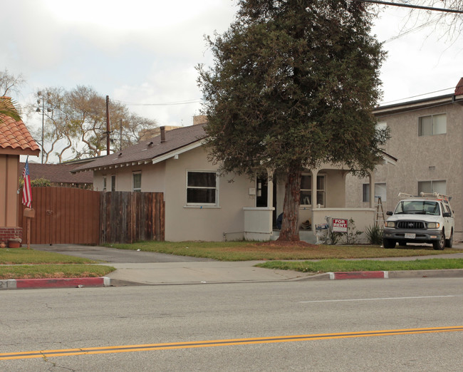 9523 Flower St in Bellflower, CA - Building Photo - Building Photo