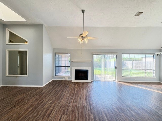 16702 Tranquil Dr in Sugar Land, TX - Foto de edificio - Building Photo