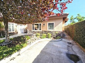 25084 Barton Rd in Loma Linda, CA - Building Photo