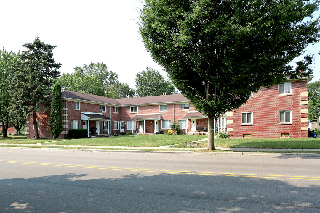 92 Crocker Blvd in Mount Clemens, MI - Foto de edificio