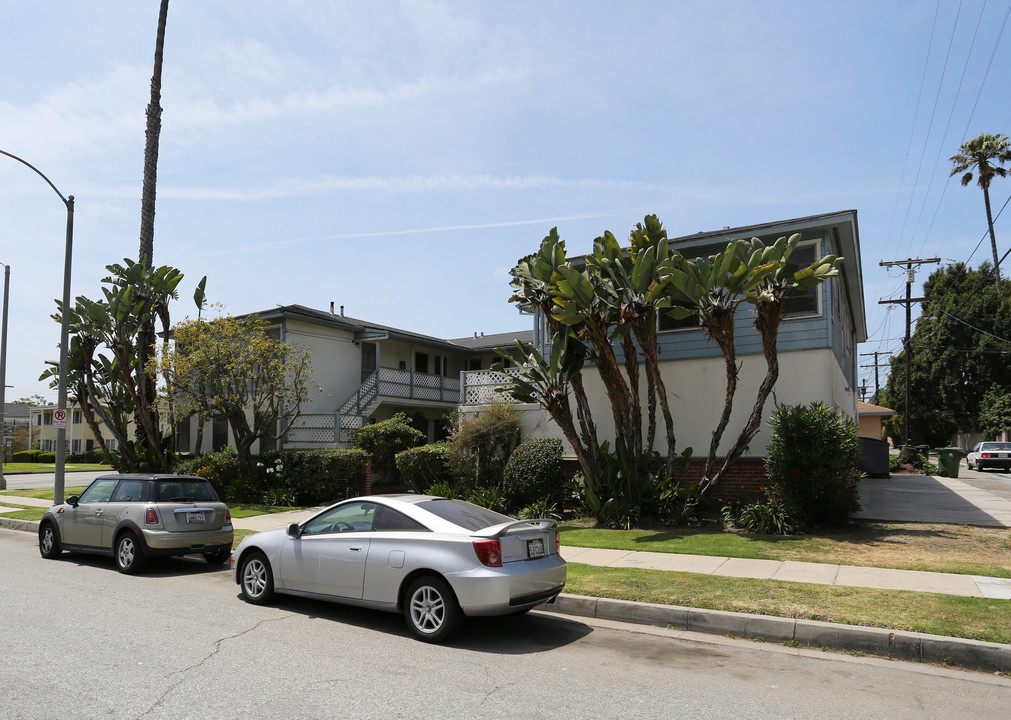 3991-3997 Minerva Ave in Los Angeles, CA - Building Photo