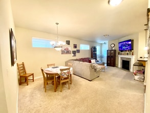 4424 Edgewater Blvd NE in Lacey, WA - Foto de edificio - Building Photo