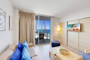 18683 Collins Ave in Sunny Isles Beach, FL - Building Photo