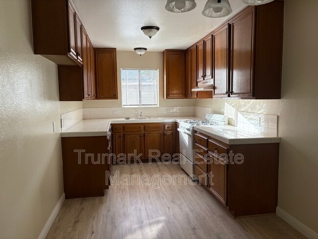 property at 2421 Montrose Ave