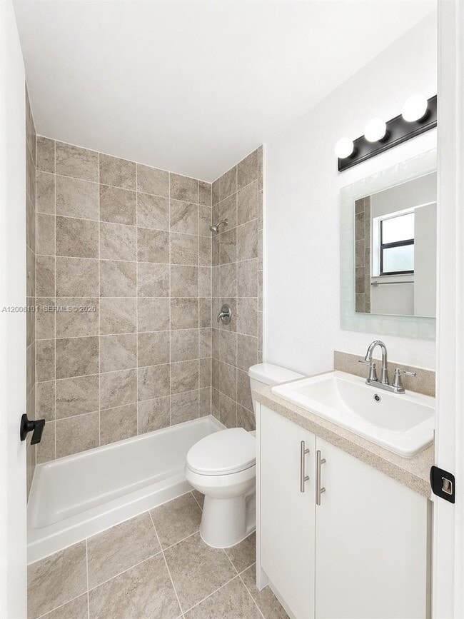 3204 San Remo Cir in Homestead, FL - Building Photo - Building Photo