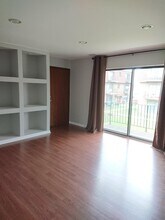 9818 Bianco Terrace in Des Plaines, IL - Building Photo - Building Photo