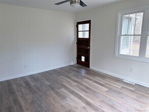 5 Loop Rd in Wurtsboro, NY - Building Photo - Building Photo