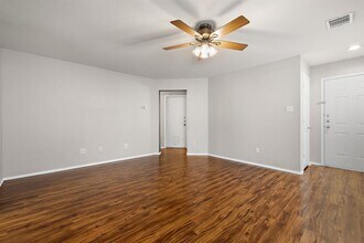 1443 Roxanne's Run in Pflugerville, TX - Building Photo - Building Photo