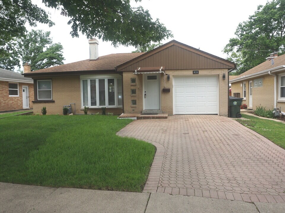416 N Redfield Ct in Park Ridge, IL - Building Photo
