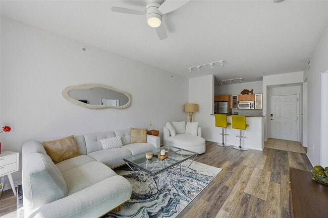 property at 700 E Boynton Beach Blvd